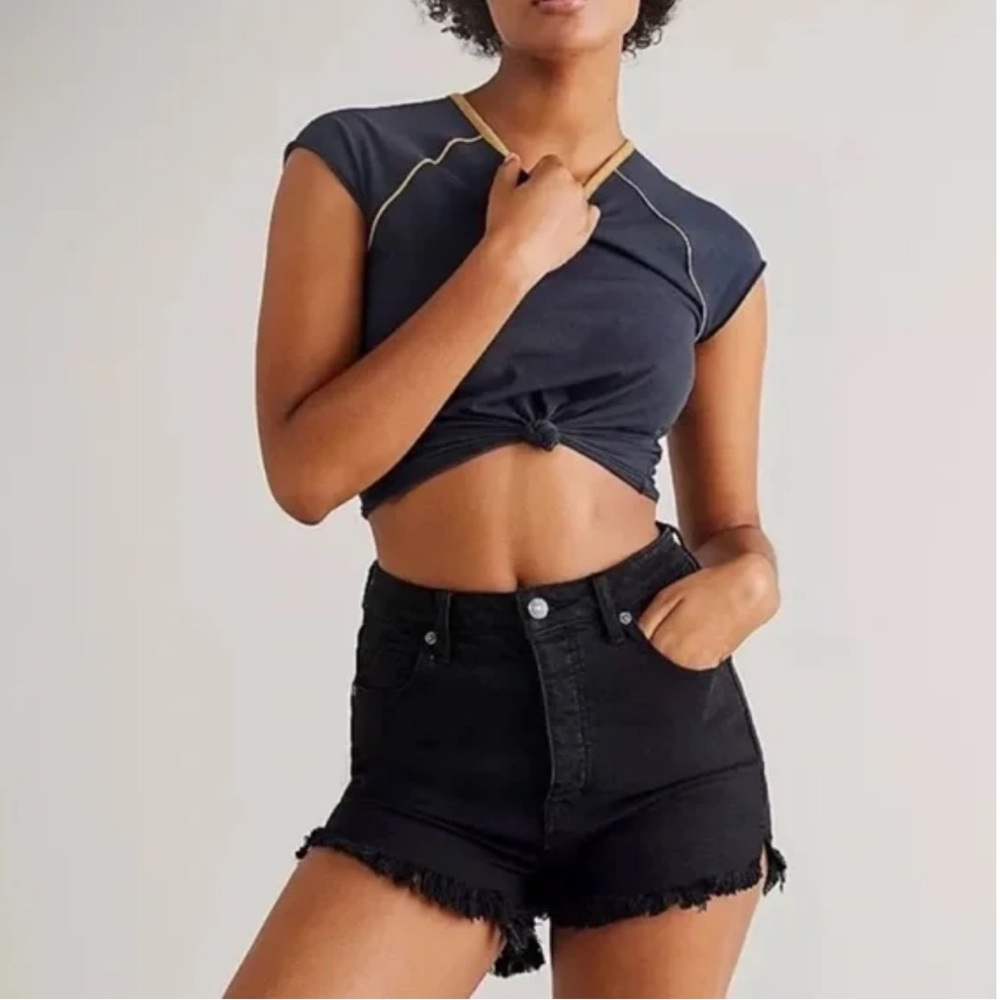 We The Free Curvy High Waist Black Raw Hem Denim Shorts Women’s Sz 30 Button Fly
